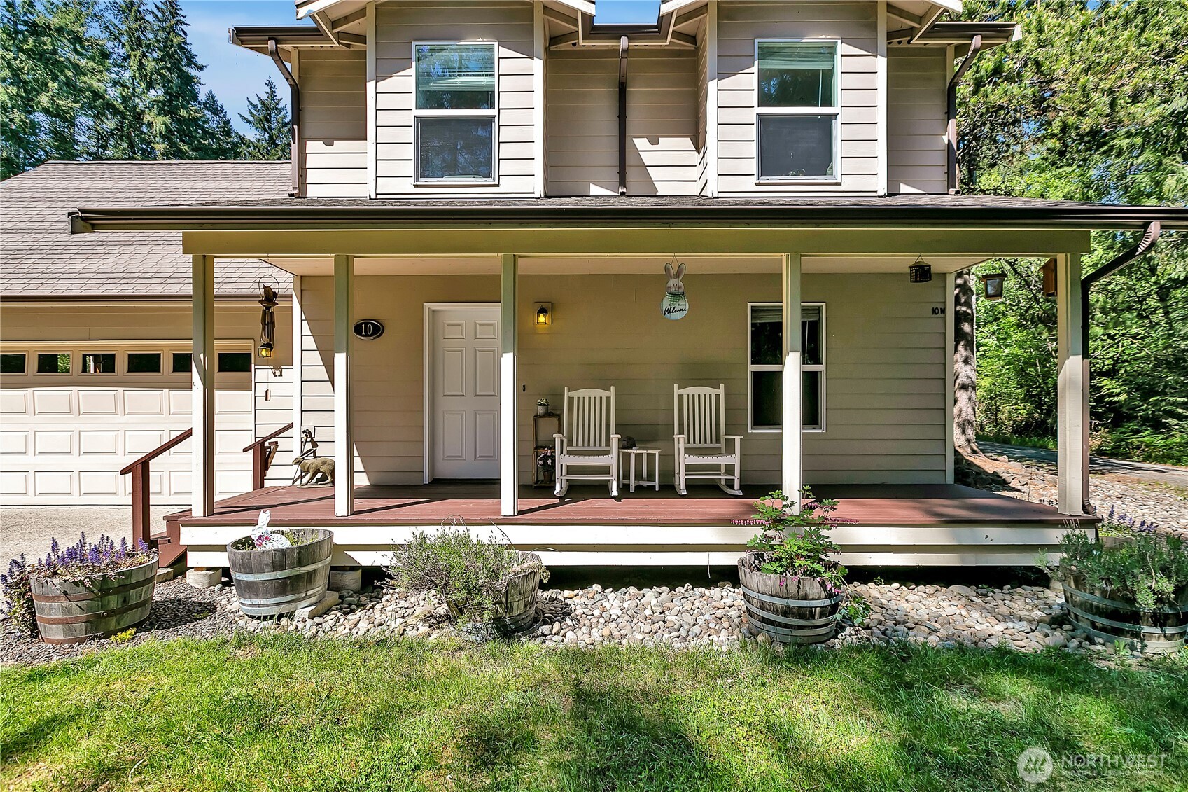 10 E Lynda Lane W