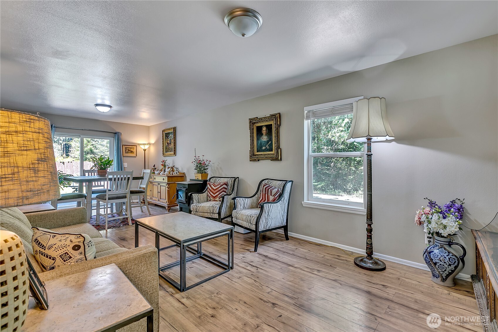 10 E Lynda Lane W