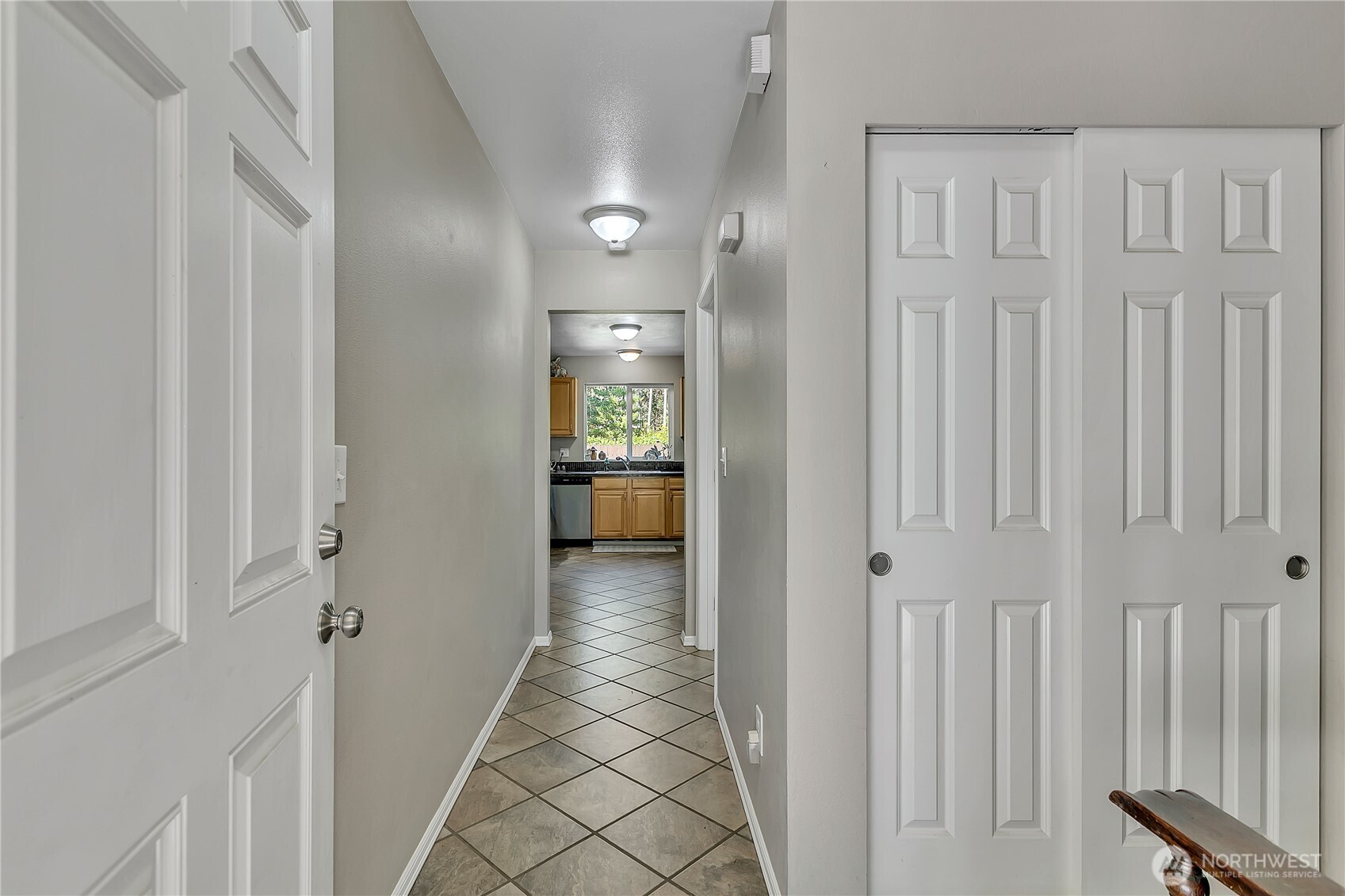 10 E Lynda Lane W