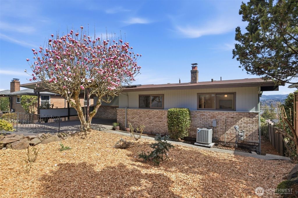 Photo of 11038 Auburn Avenue S, Seattle, WA 98178 (MLS # 2499494)