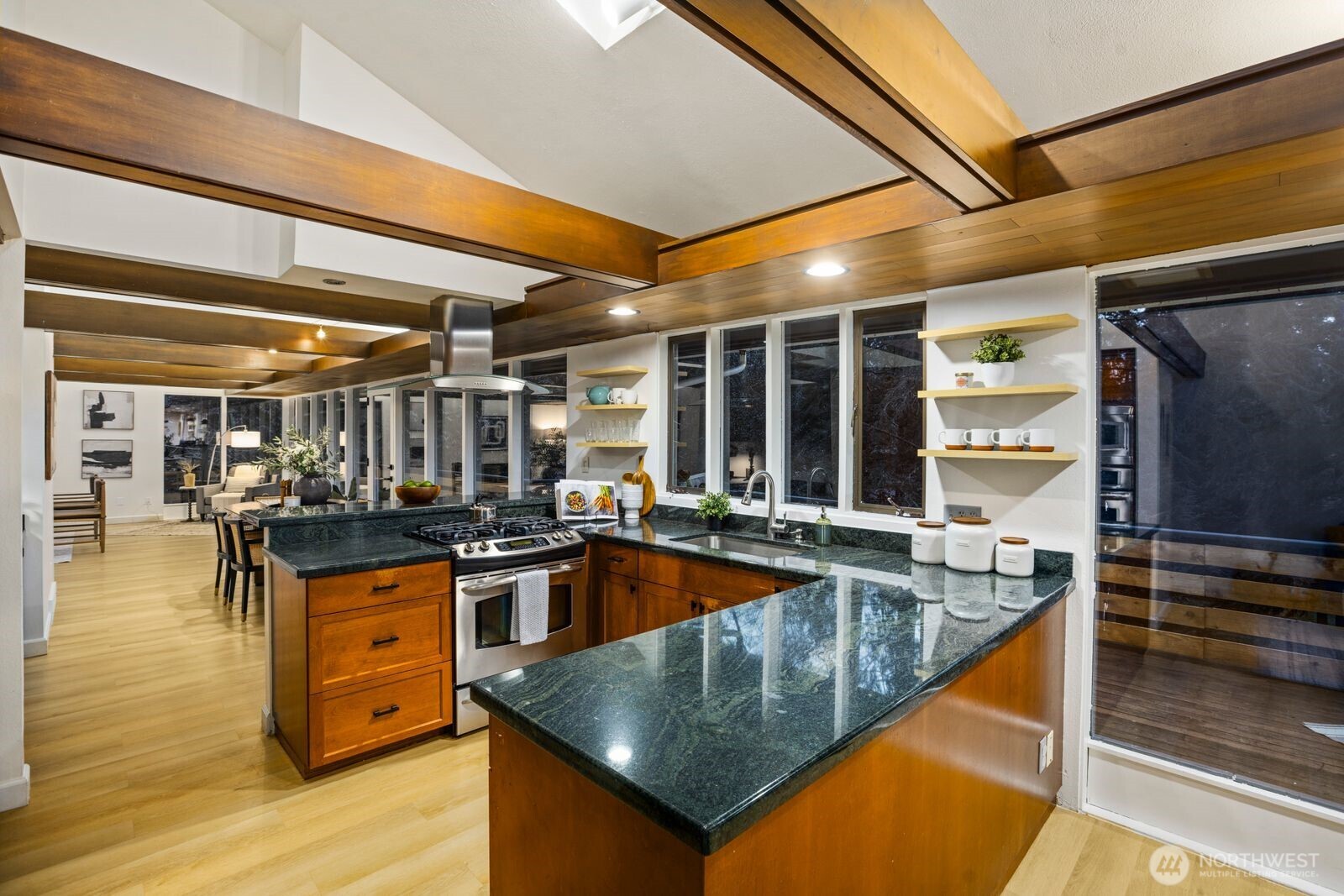 1520 Sycamore Drive SE