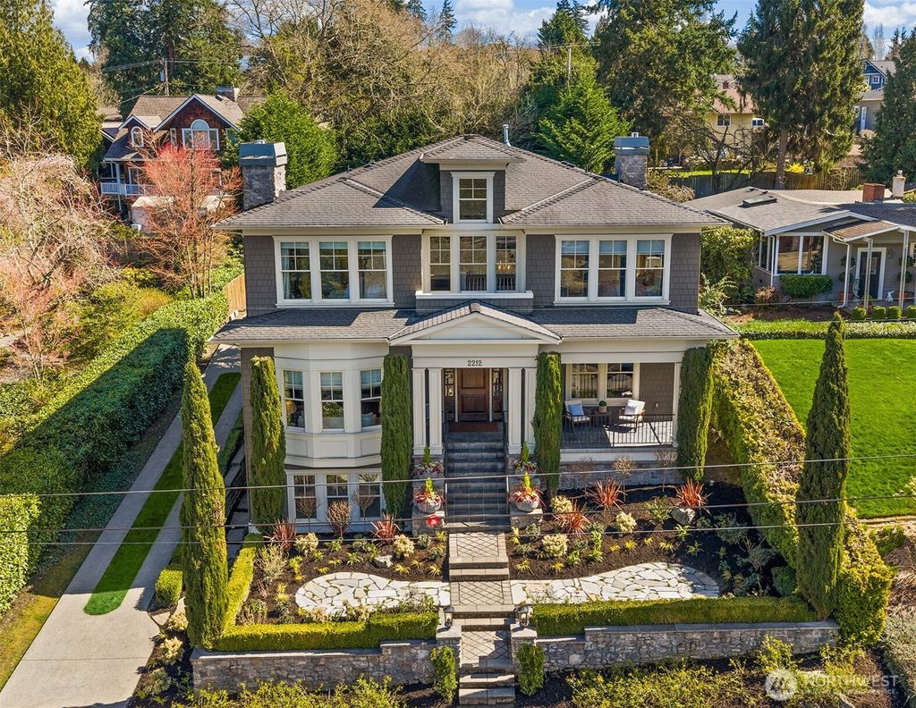 Photo of 2212 77th Avenue SE, Mercer Island, WA 98040 (MLS # 2498935)