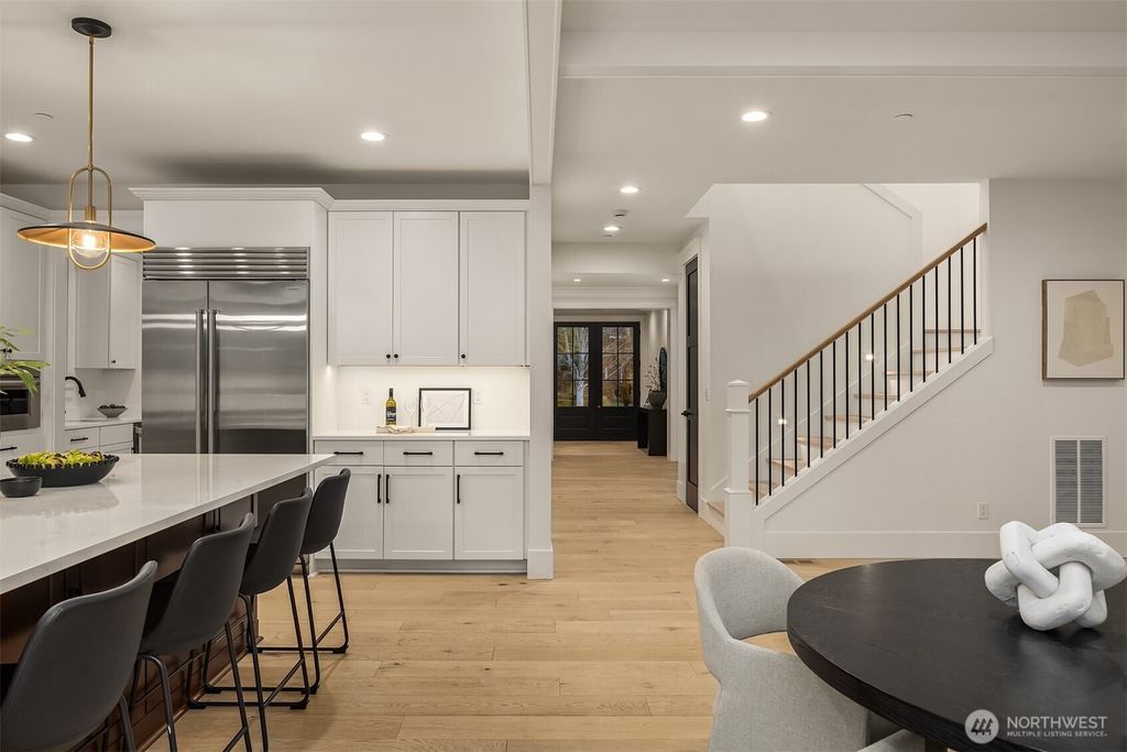 Photo of 6571 102nd Avenue NE, Kirkland, WA 98033 (MLS # 2470649)