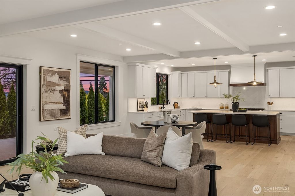 Photo of 6571 102nd Avenue NE, Kirkland, WA 98033 (MLS # 2470649)