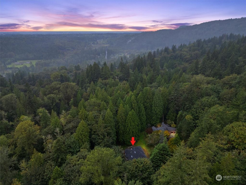Photo of 11819 198th Avenue SE, Issaquah, WA 98027 (MLS # 2289688)