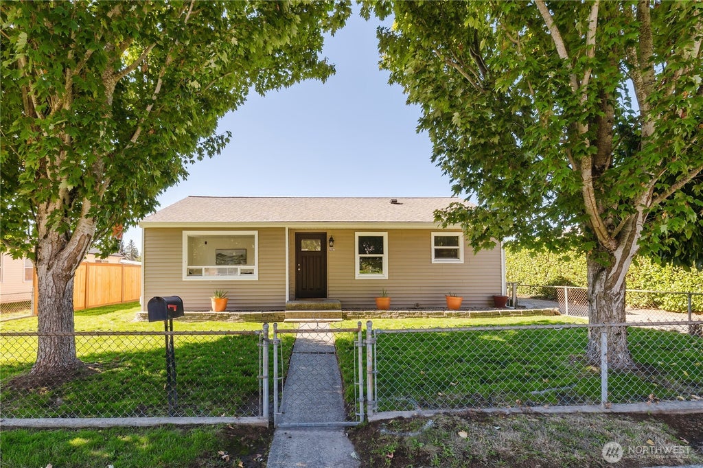 Photo of 3227 Solie Avenue, Bremerton, WA 98310 (MLS # 2588243)
