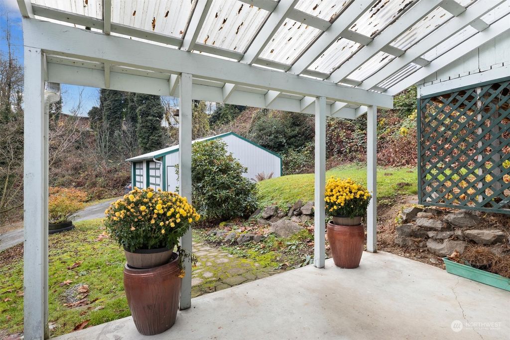 Photo of 18401 61st Avenue NE, Kenmore, WA 98028 (MLS # 2289771)