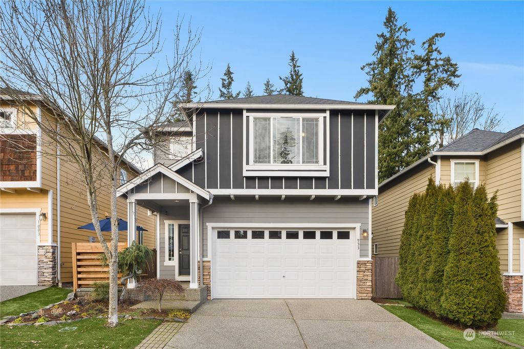 Photo of 933 141st Place SW, Lynnwood, WA 98087 (MLS # 2033158)