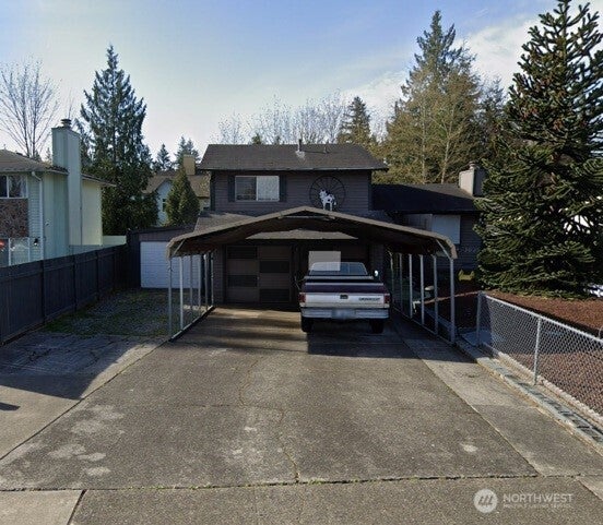 Photo of 12407 SE 318th Way, Auburn, WA 98092 (MLS # 2586389)