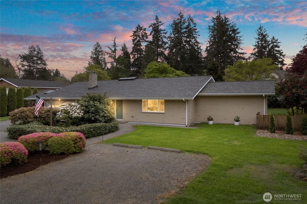 Photo of 11927 Nyanza Road SW, Lakewood, WA 98499 (MLS # 2510387)
