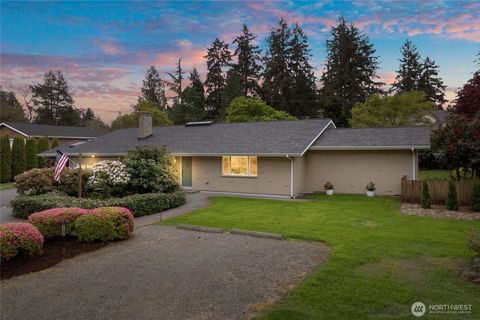 Photo of 11927 Nyanza Road SW, Lakewood, WA 98499 (MLS # 2510387)