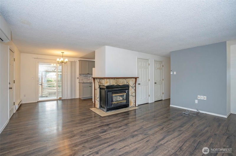 8901 Quinault Loop NE