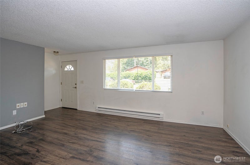 8901 Quinault Loop NE