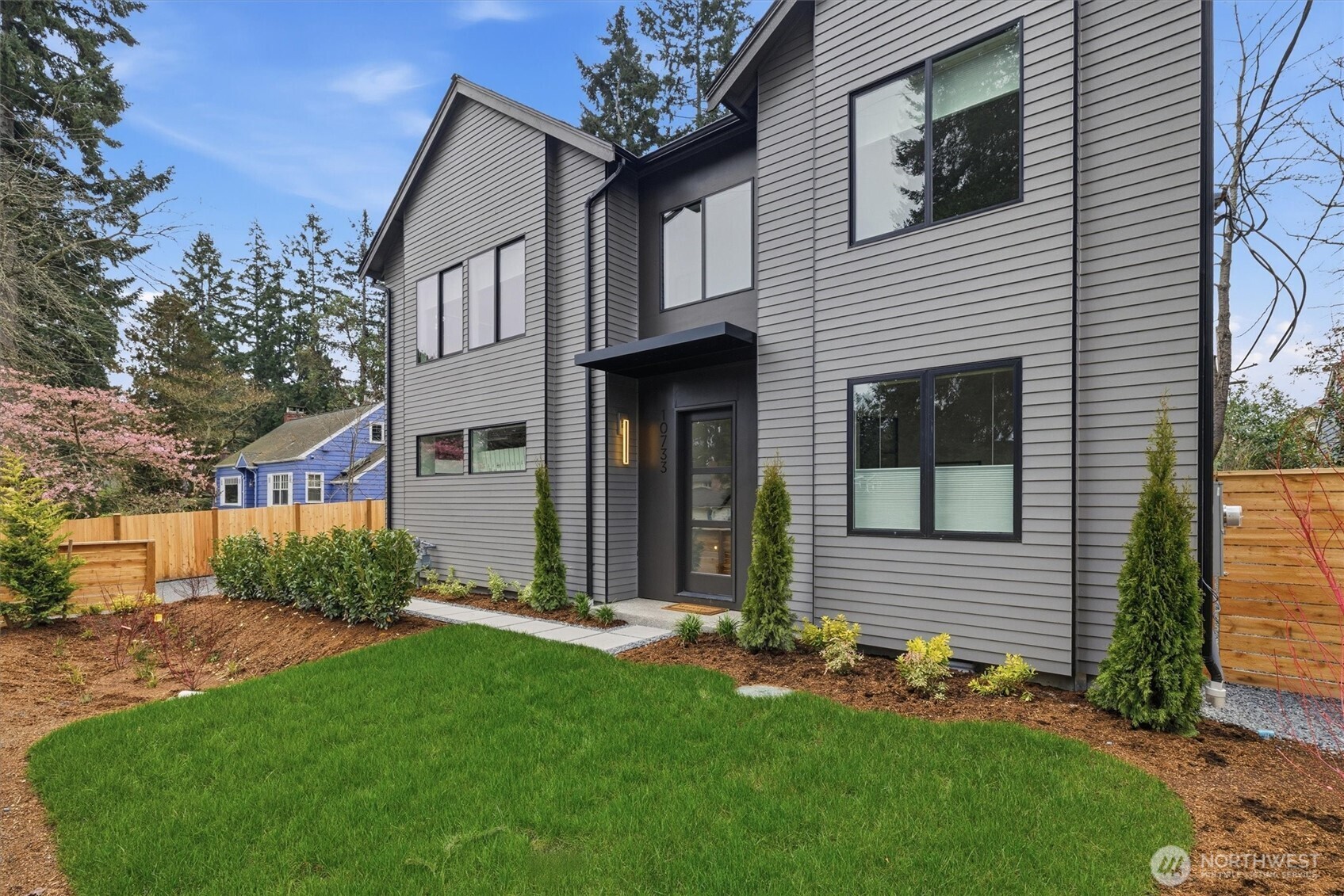 10733 17th Avenue NE