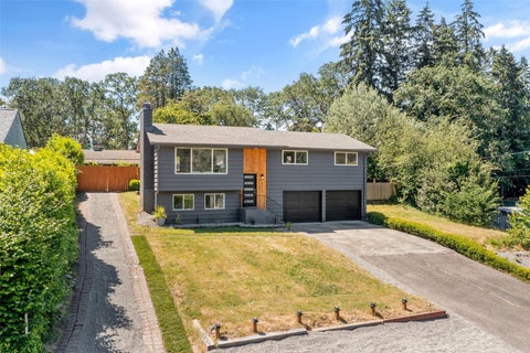 Photo of 8712 Wildwood Avenue SW, Lakewood, WA 98498 (MLS # 2595852)