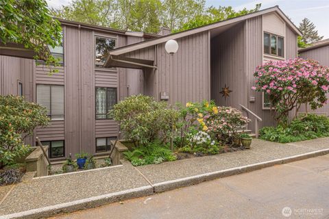Photo of 1542 NE 140th Street #E6, Seattle, WA 98125 (MLS # 2517223)