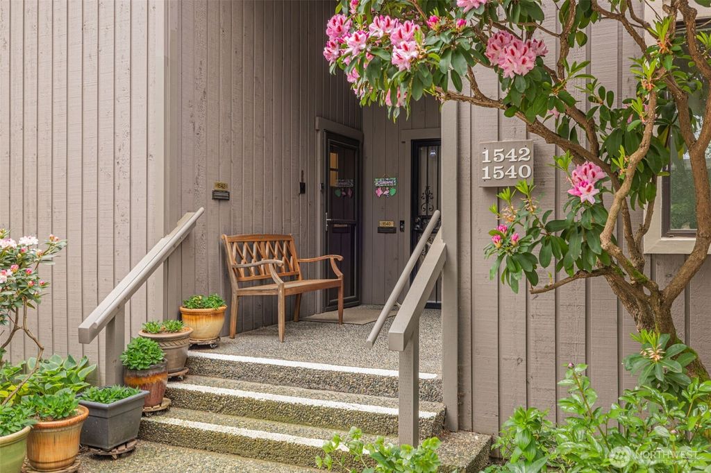 Photo of 1542 NE 140th Street #E6, Seattle, WA 98125 (MLS # 2517223)