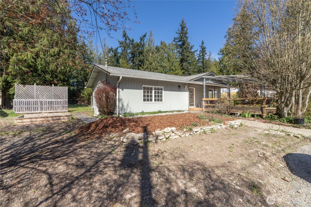 Photo of 21 Glen Avenue, Chimacum, WA 98325 (MLS # 2499430)