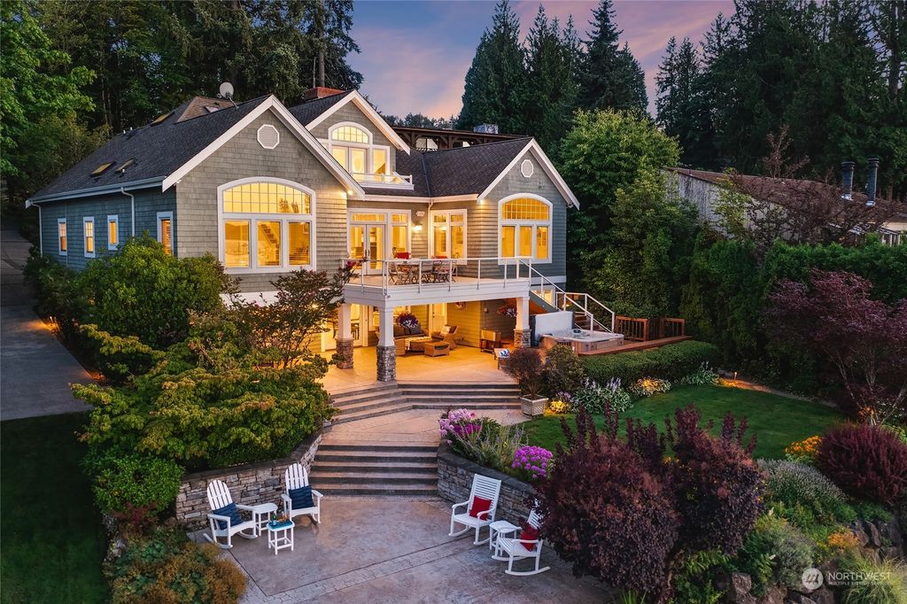 Photo of 3408 W Lake Sammamish Parkway NE, Redmond, WA 98052 (MLS # 2197539)