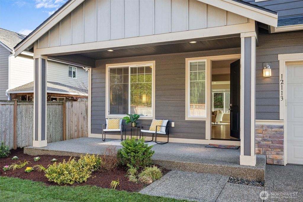 Photo of 12113 23rd Drive SE, Everett, WA 98208 (MLS # 2467502)