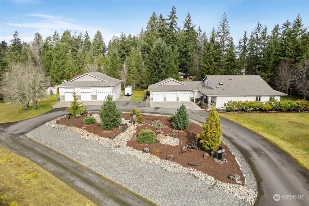 Photo of 16700 SE 331st Street, Auburn, WA 98092 (MLS # 2206272)