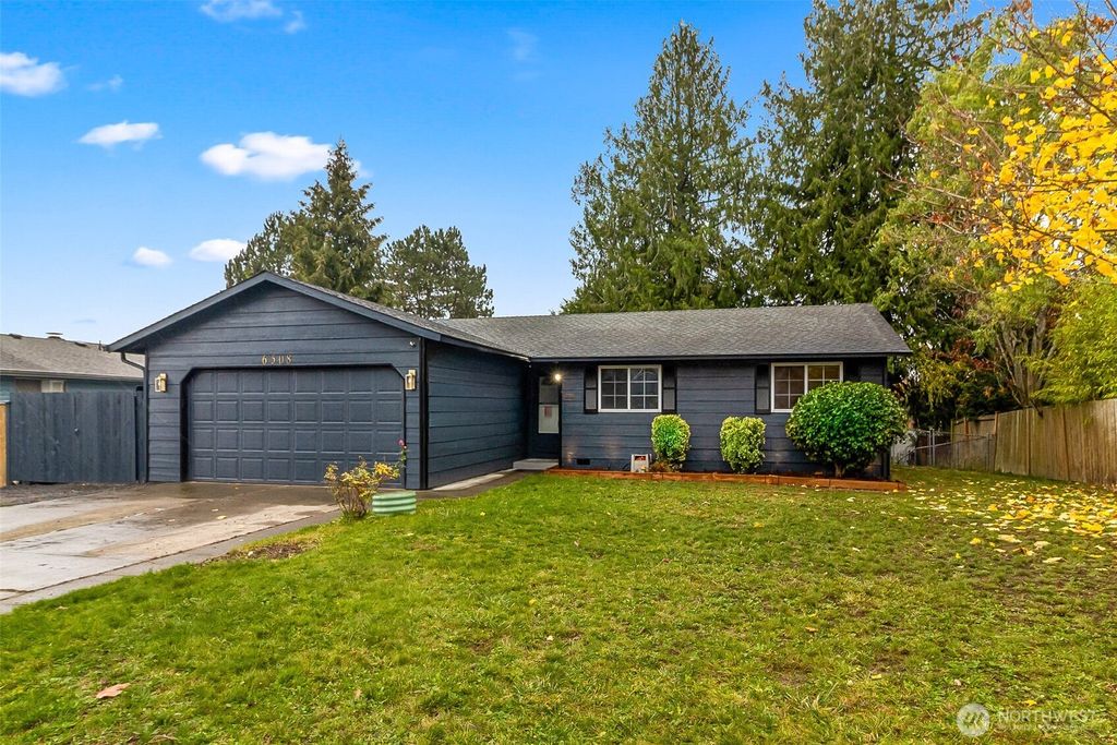 Photo of 6508 66th Dr NE Dr, Marysville, WA 98270 (MLS # 2455293)