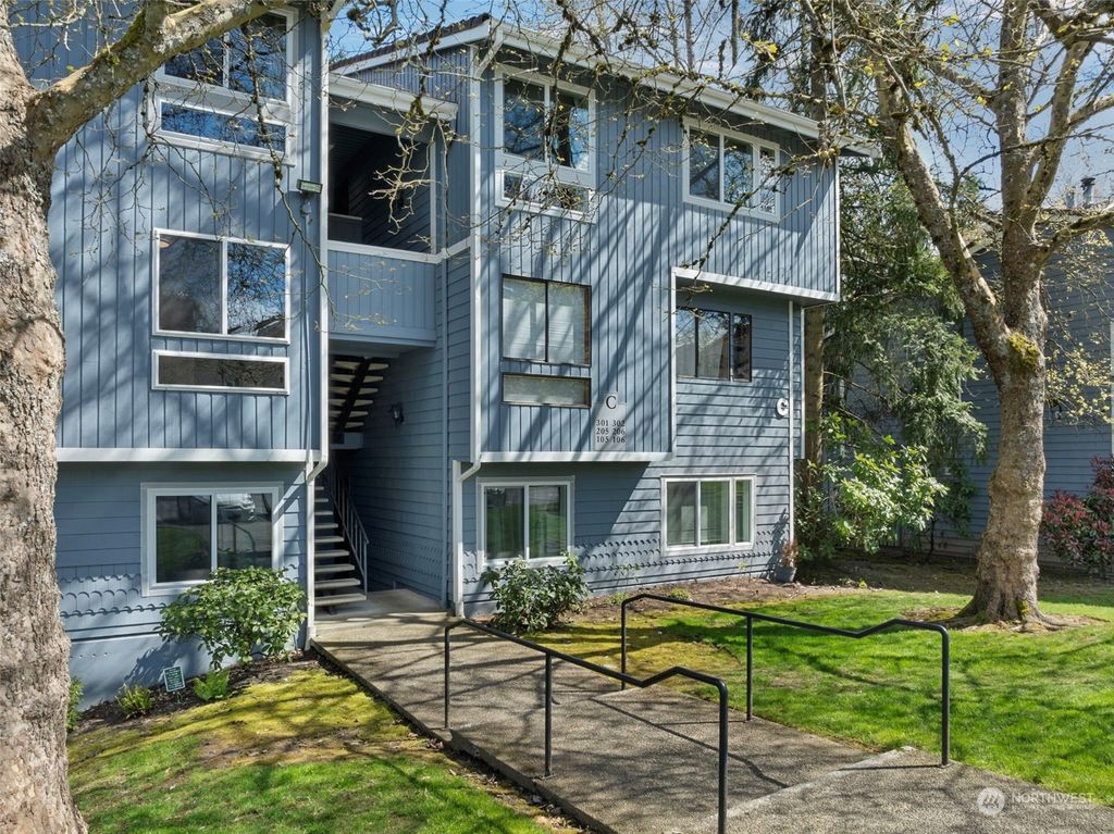 Photo of 4118 212Th Street SW #C205, Mountlake Terrace, WA 98043 (MLS # 2250550)
