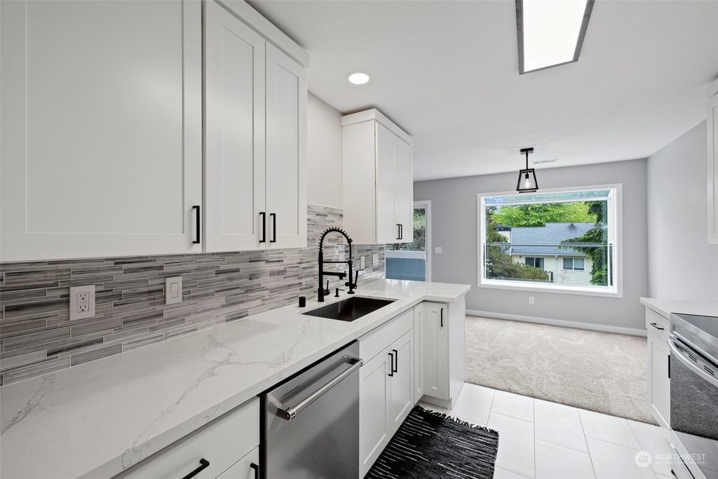 Photo of 4118 212Th Street SW #C205, Mountlake Terrace, WA 98043 (MLS # 2250550)
