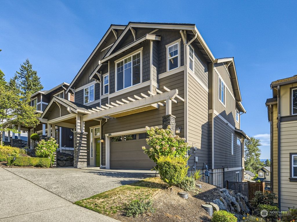 Photo of 16945 NE 84th Court, Redmond, WA 98052 (MLS # 2151274)