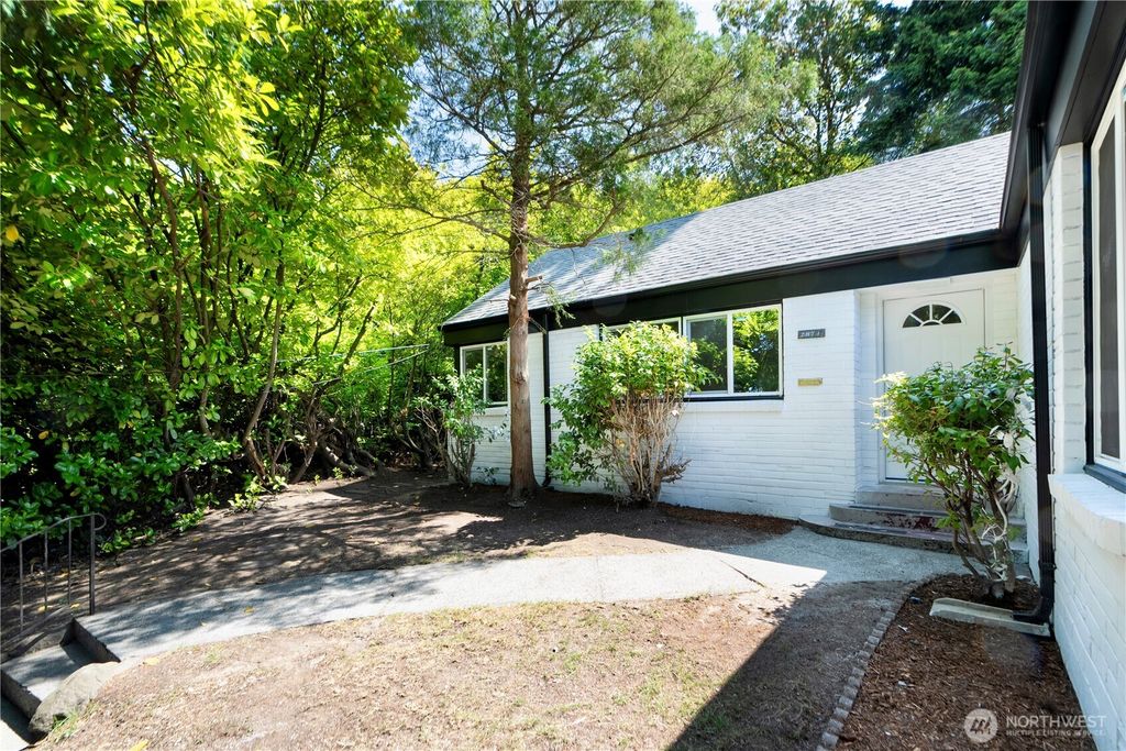 Photo of 2874 30th Avenue W, Seattle, WA 99819 (MLS # 2441437)