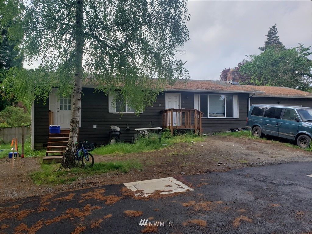 Photo of 515 NE 183rd Court, Shoreline, WA 98155 (MLS # 1776483)