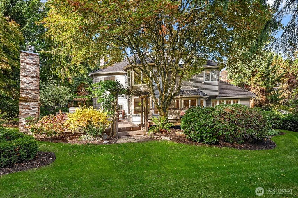 Photo of 13205 NE 61st Street, Kirkland, WA 98033 (MLS # 2445582)
