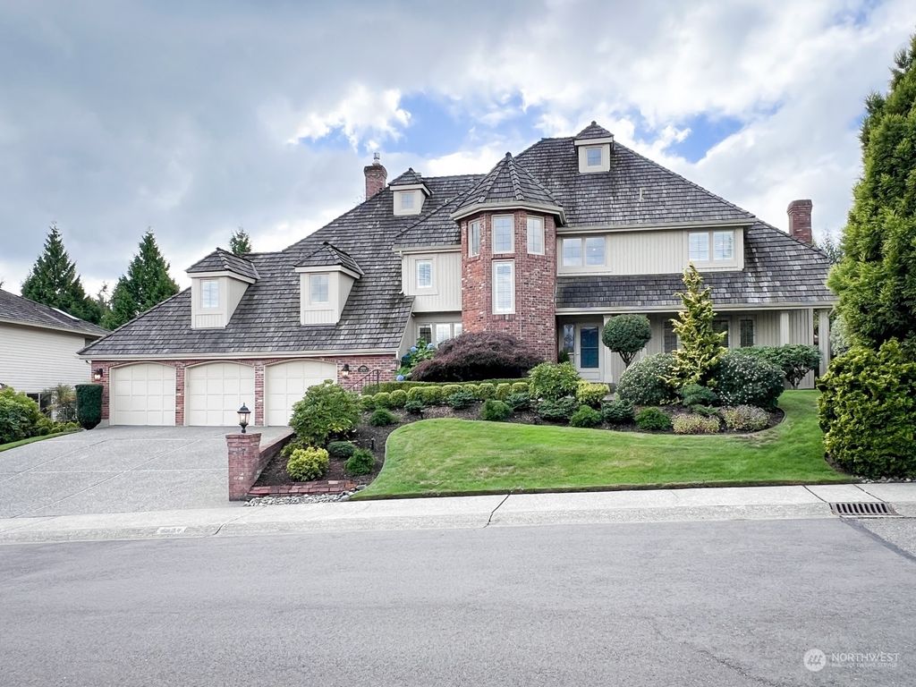 Photo of 4639 175th Avenue SE, Bellevue, WA 98006 (MLS # 2290232)