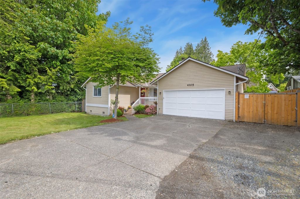 Photo of 4105 Lincoln Way, Lynnwood, WA 98087 (MLS # 2436265)