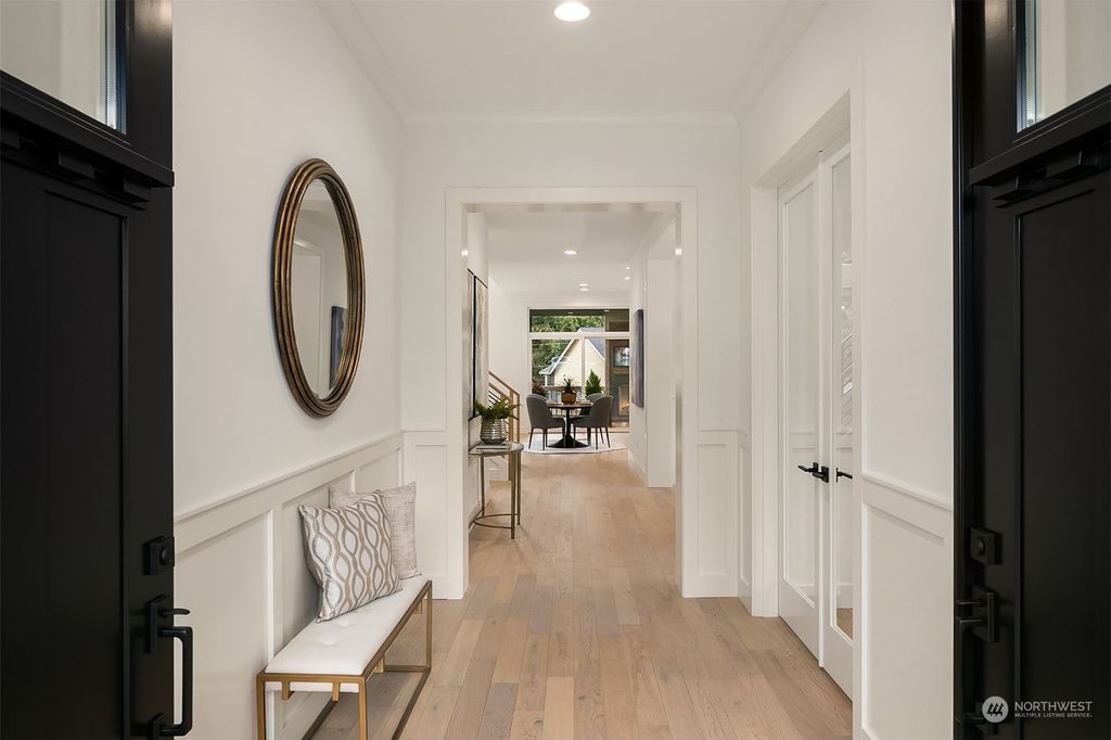 Photo of 4138 153rd Avenue SE, Bellevue, WA 98006 (MLS # 1989384)