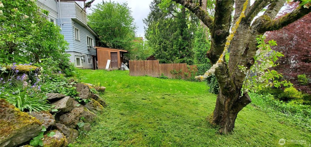 Photo of 3004 E Yesler Way, Seattle, WA 98122 (MLS # 2517241)