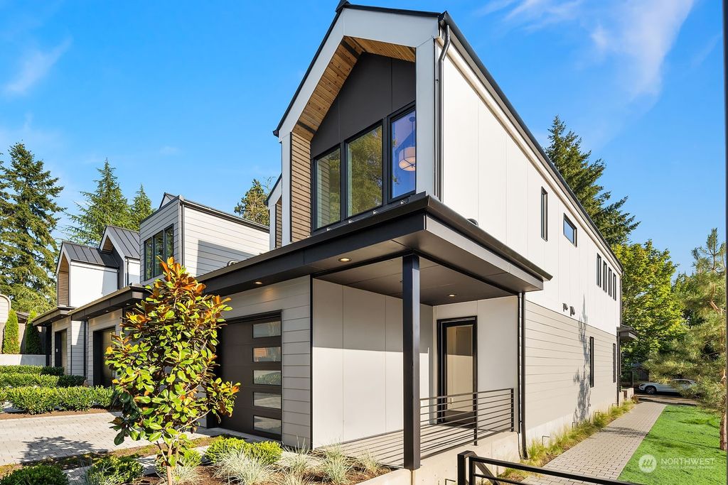 Photo of 12916 NE 100th Street, Kirkland, WA 98033 (MLS # 2312304)