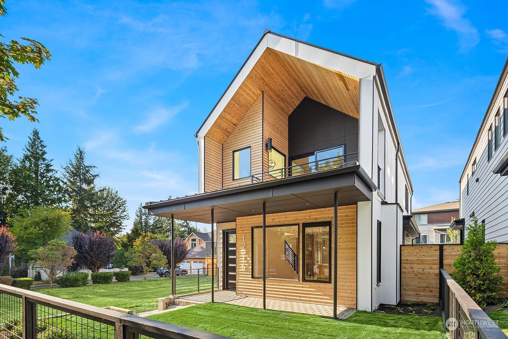 Photo of 12916 NE 100th Street, Kirkland, WA 98033 (MLS # 2312304)