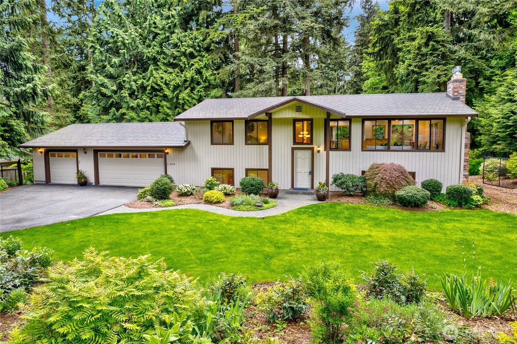 Photo of 16113 161st Avenue NE, Woodinville, WA 98072 (MLS # 2405319)