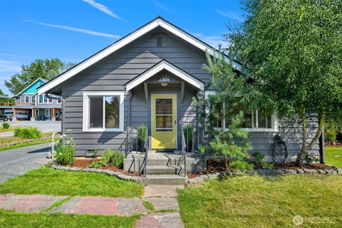Photo of 3304 Bennett Drive, Bellingham, WA 98225 (MLS # 2569239)