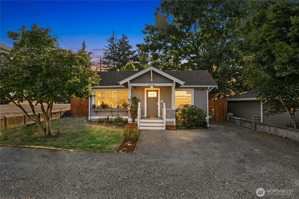 Photo of 6708 Lombard Avenue, Everett, WA 98203 (MLS # 2562582)