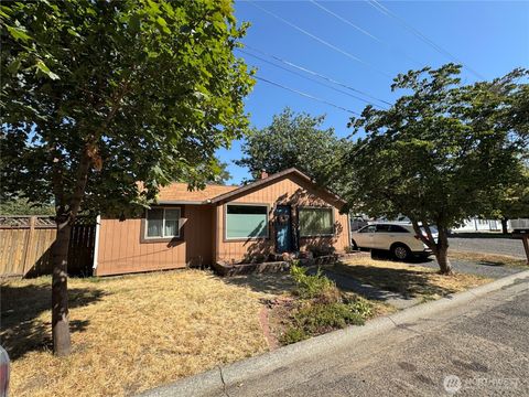 Photo of 1411 S. 2nd Street St, Dayton, WA 99328 (MLS # 2435597)