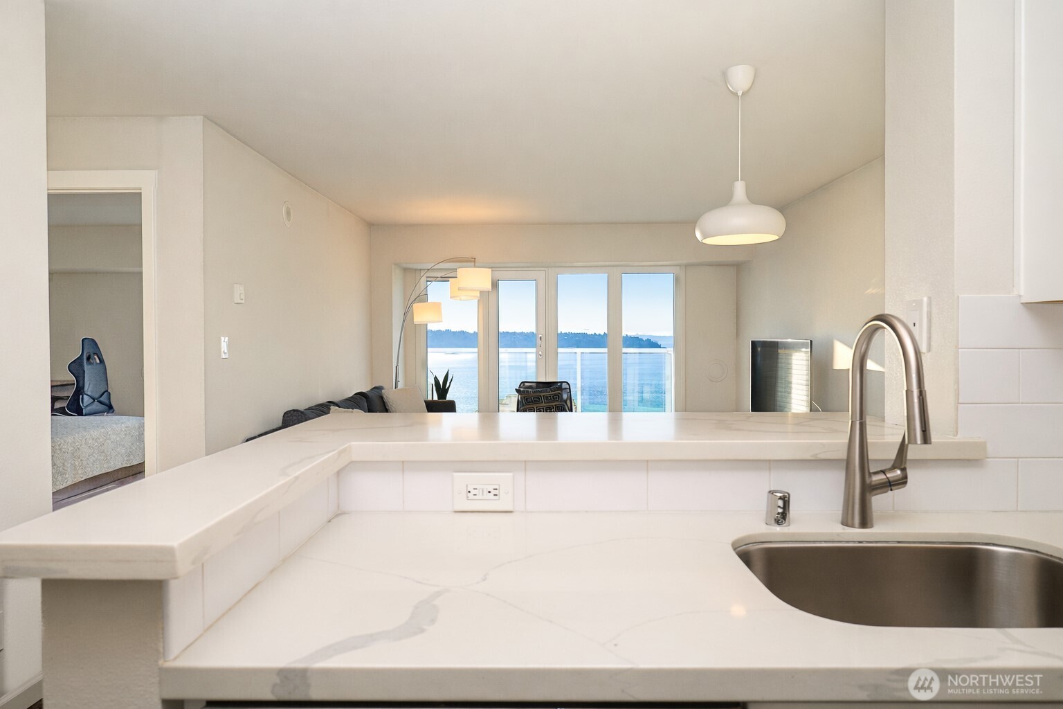 121 Vine Street 1702