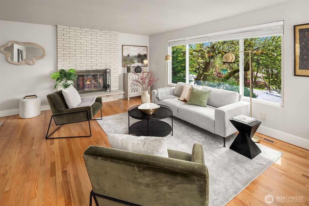 Photo of 3828 NE 110th St, Seattle, WA 98125 (MLS # 2510447)