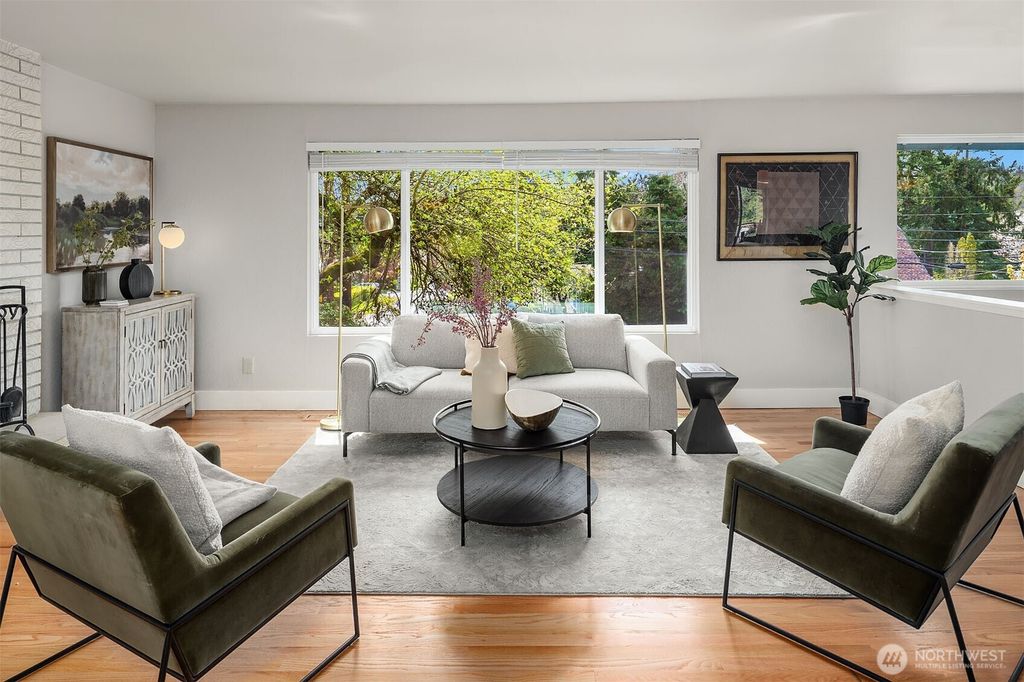 Photo of 3828 NE 110th St, Seattle, WA 98125 (MLS # 2510447)