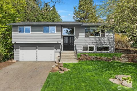 Photo of 3828 NE 110th St, Seattle, WA 98125 (MLS # 2510447)