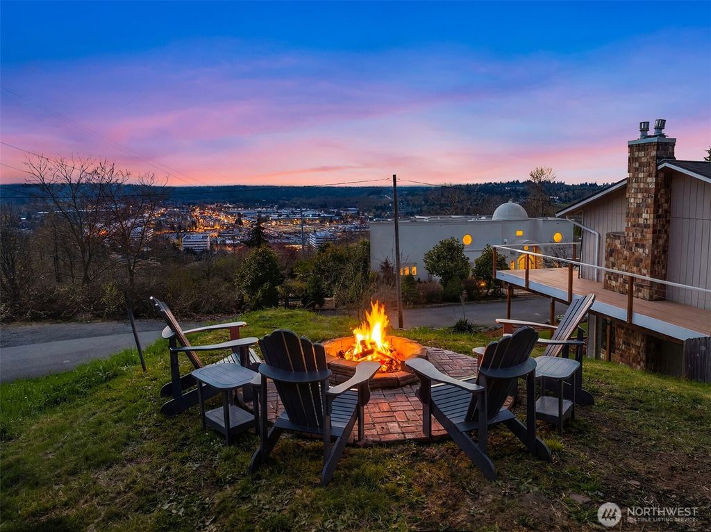 Photo of 1006 Grant Avenue S, Renton, WA 98057 (MLS # 2504361)