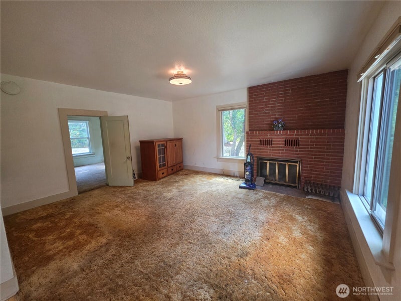 4996 Northwest