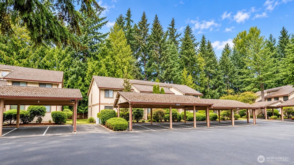 Photo of 17515 118th Avenue SE #B6, Renton, WA 98058 (MLS # 2593033)