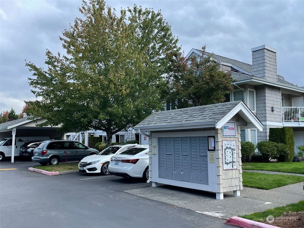 Photo of 11130 SE 208th Street #M104, Kent, WA 98031 (MLS # 2160779)